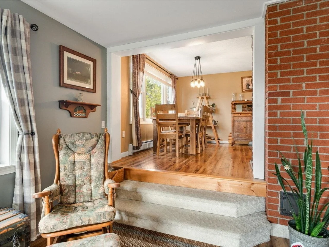 Photo of 771 Robinson