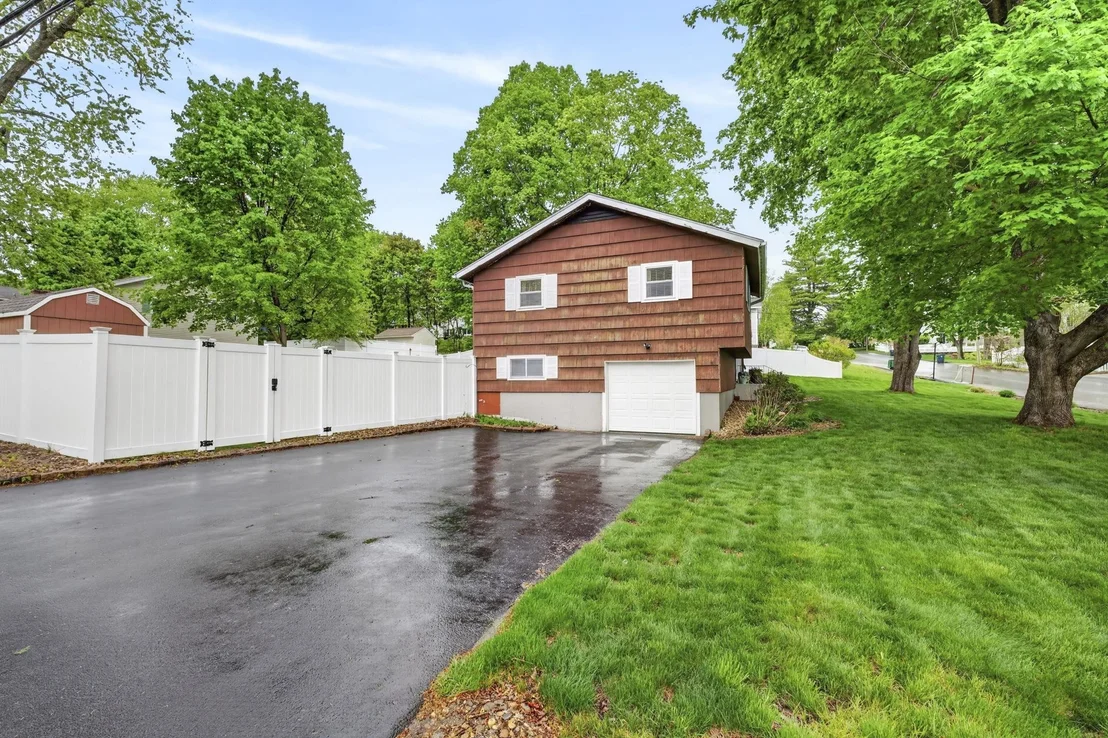 Photo of 130 Colgate