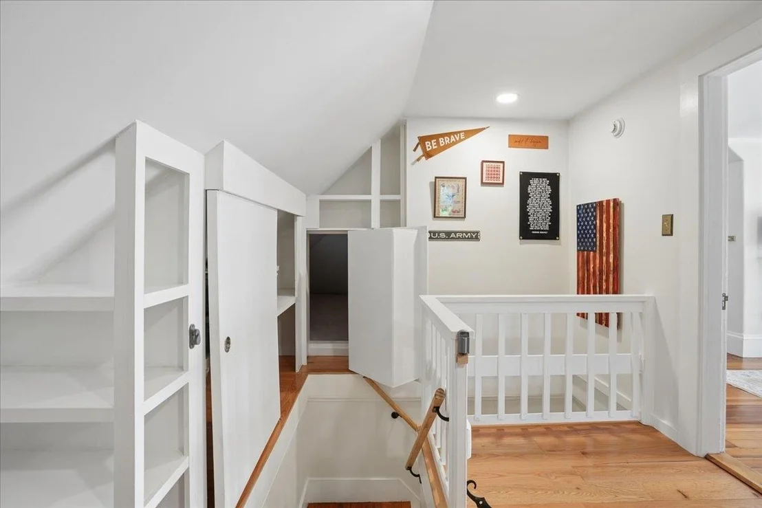 Photo of 102 East Broadway