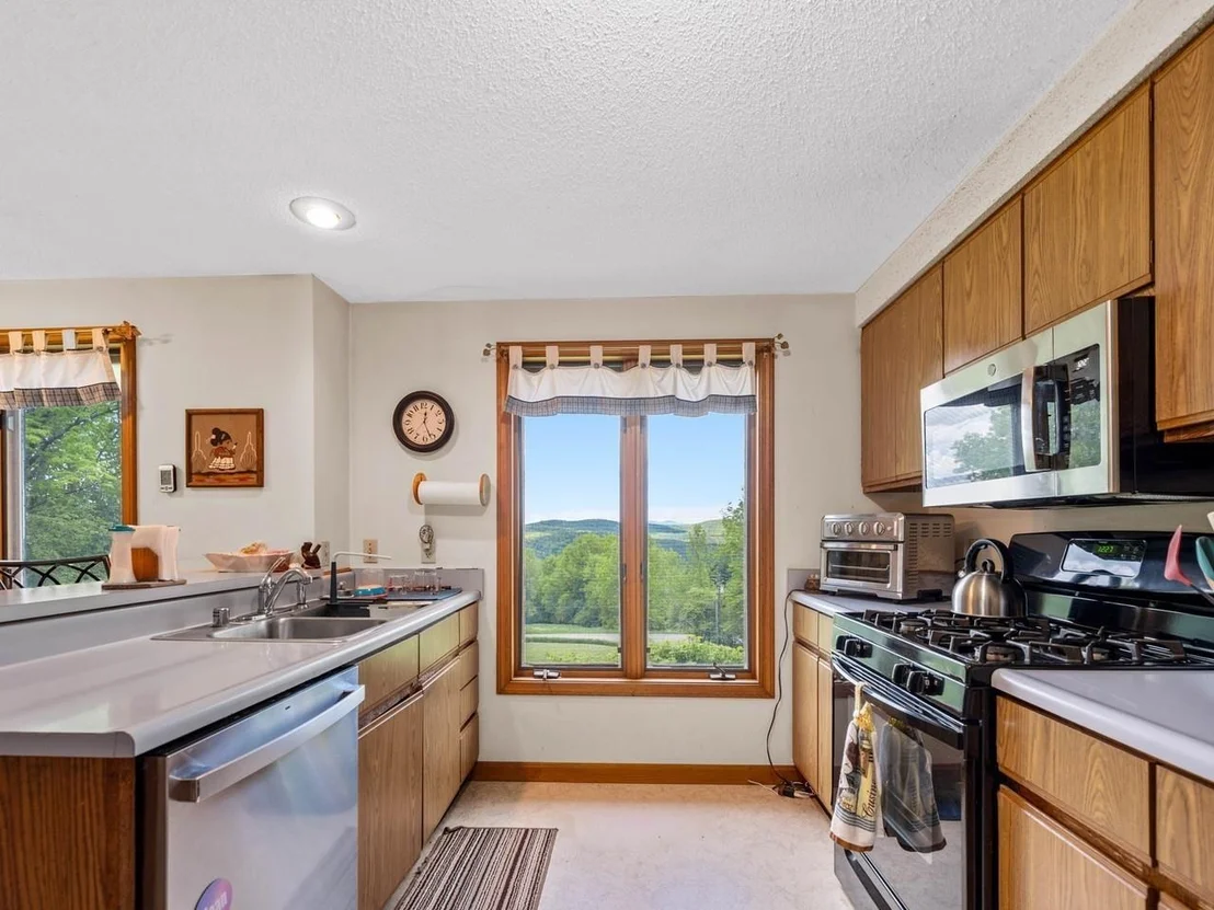 Photo of 2403 Crosstown
