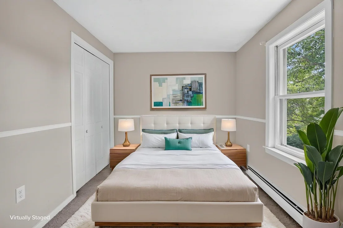 Photo of 2 Queensway