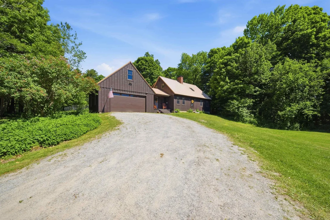 Photo of 291 Halfmoon Pond