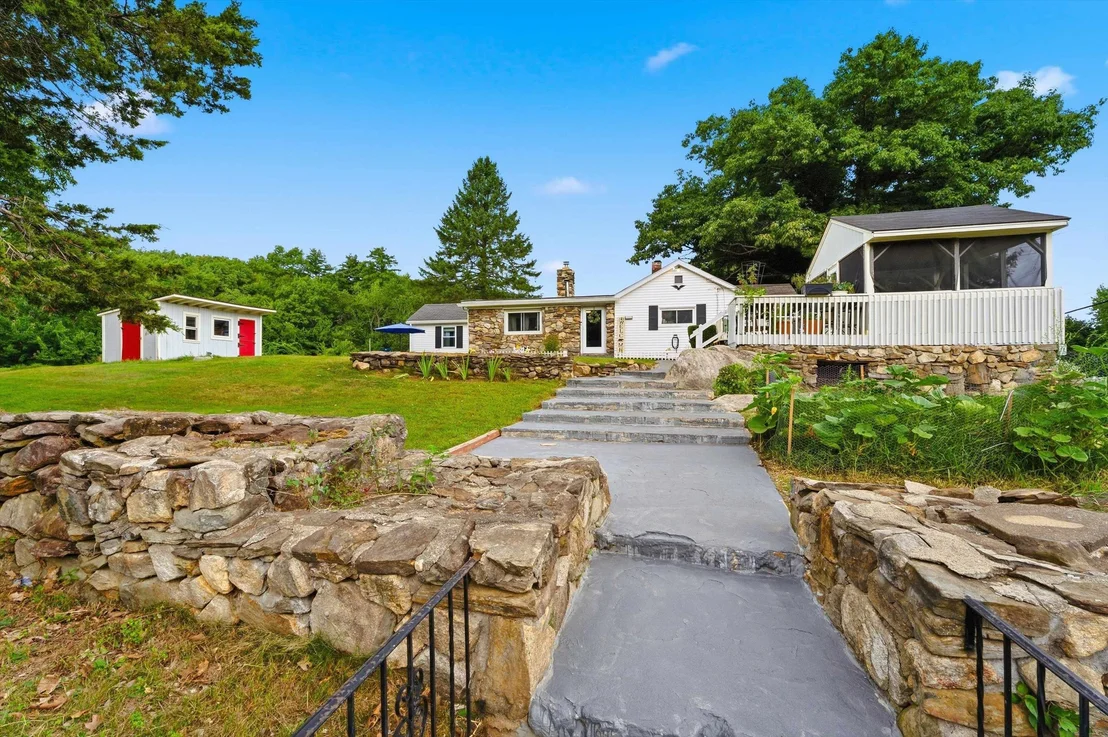 Photo of 33 Beacon Hill