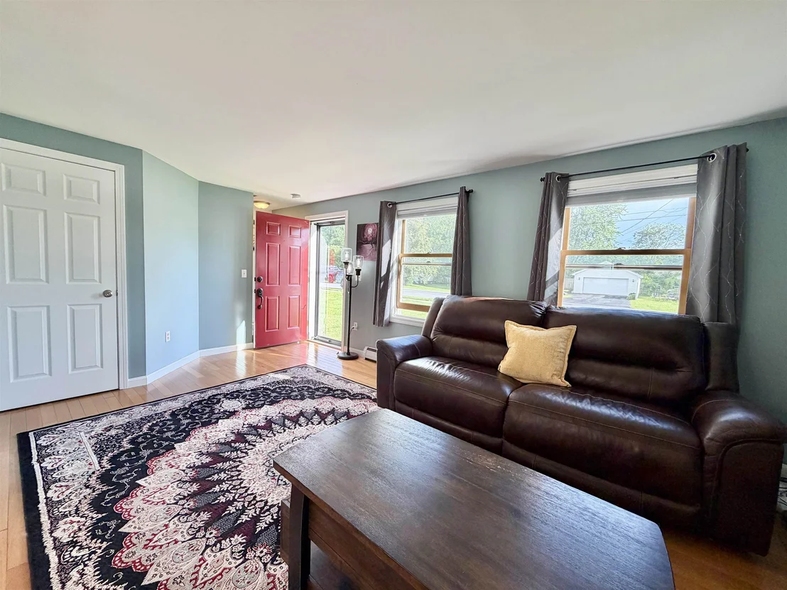 Photo of 23 Guyette