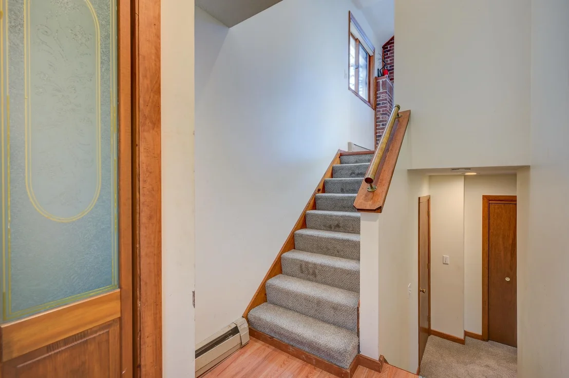 Photo of 27 Upper Lake View