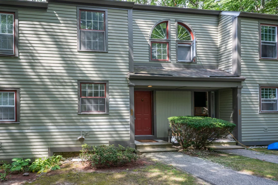 Photo of Unit 52 at 1465 Hooksett