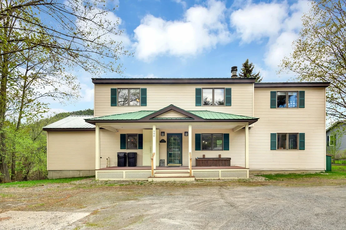 Photo of 990 Main
