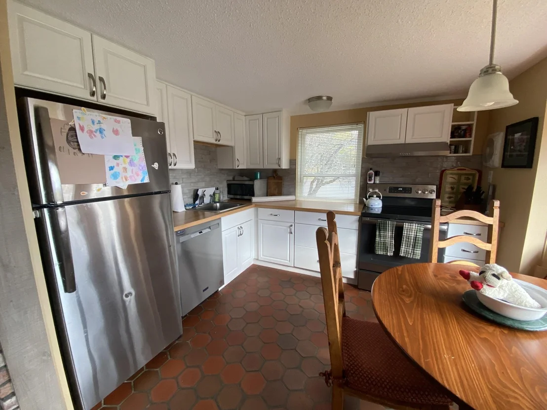 Photo of Unit A at 25 Upper Handle