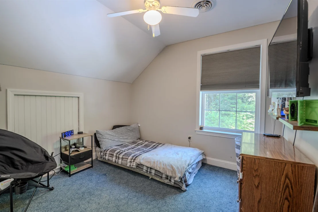 Photo of 633 1st Crown Point