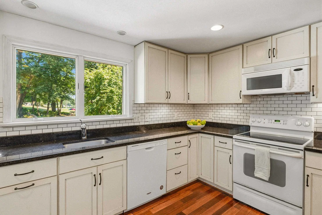 Photo of 140 Pioneer