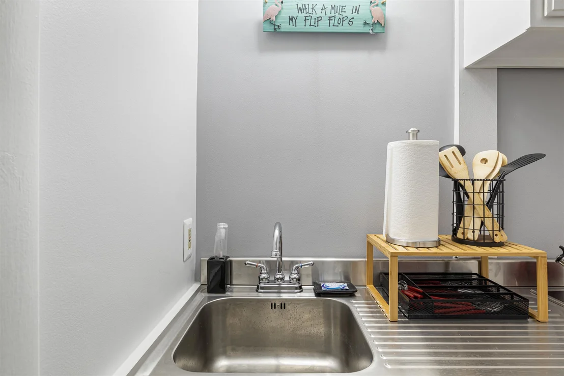 Photo of Unit 11 at 933 Ocean
