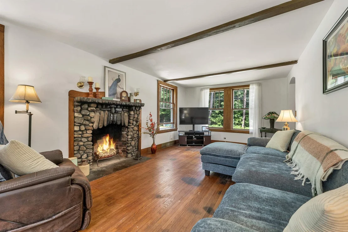 Photo of 652 West Side