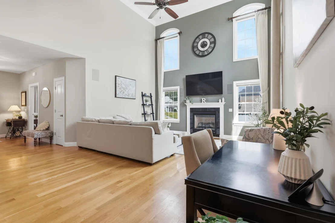 Photo of 28 Lamplighter