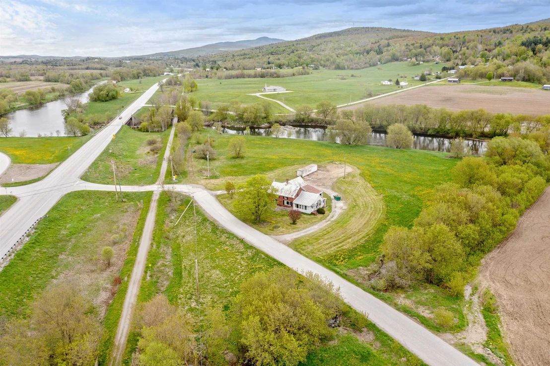 Photo of 560 River