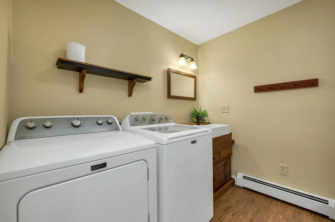 Photo of 3 Oak Knoll