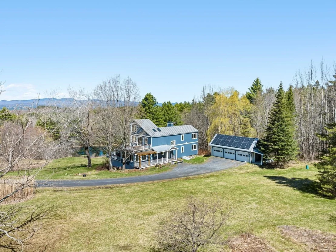 Photo of 2381 Middle