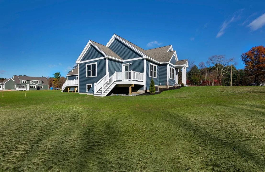 Photo of 8 Acadia