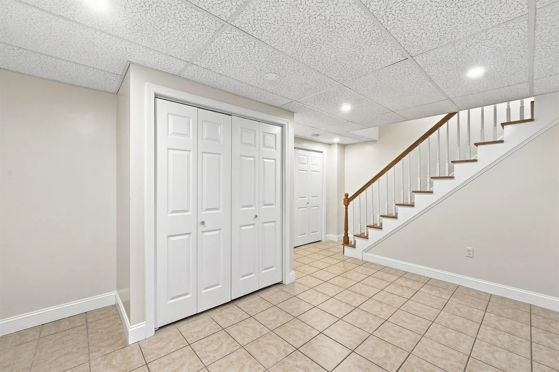 Photo of 9 Alexandra