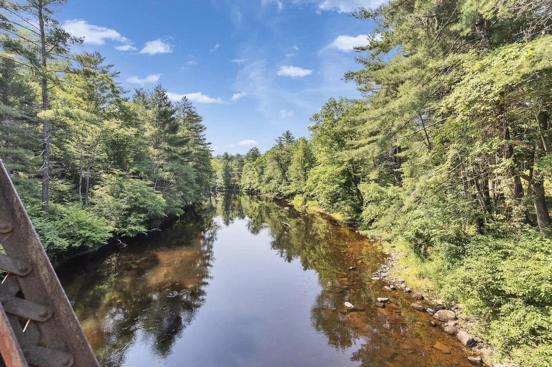 Photo of 229 Back Ashuelot