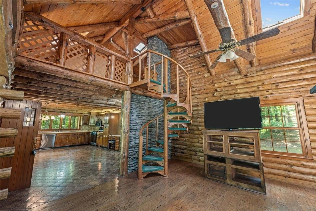 Photo of 34 Edwards Mill