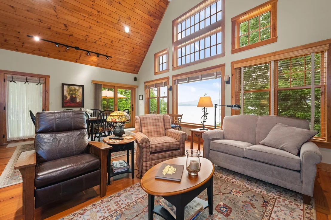 Photo of 33 Arrowhead Point