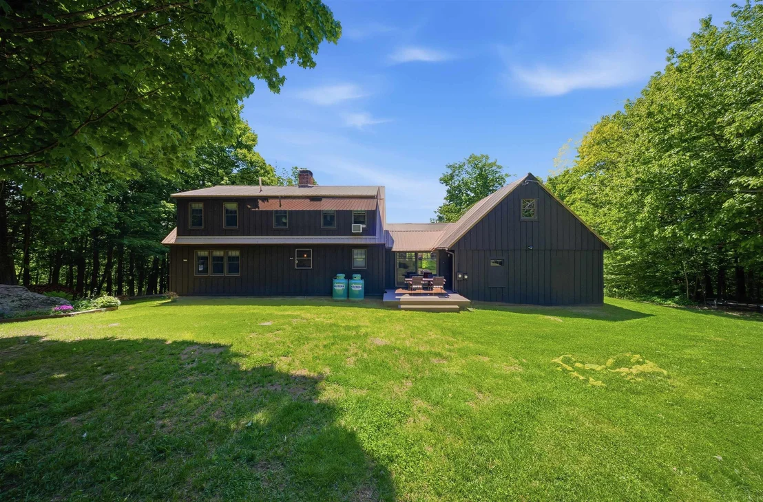 Photo of 291 Halfmoon Pond