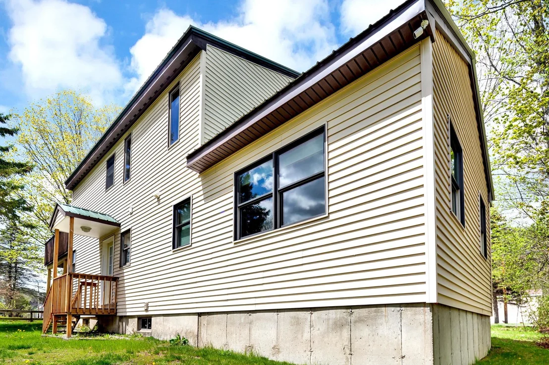 Photo of 990 Main