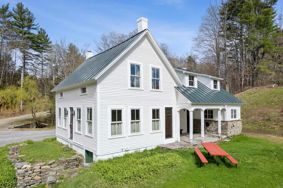 Photo of 366 Knapp Pond