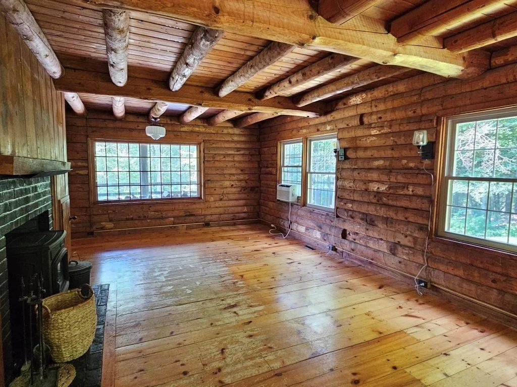 Photo of 423 Old Walpole