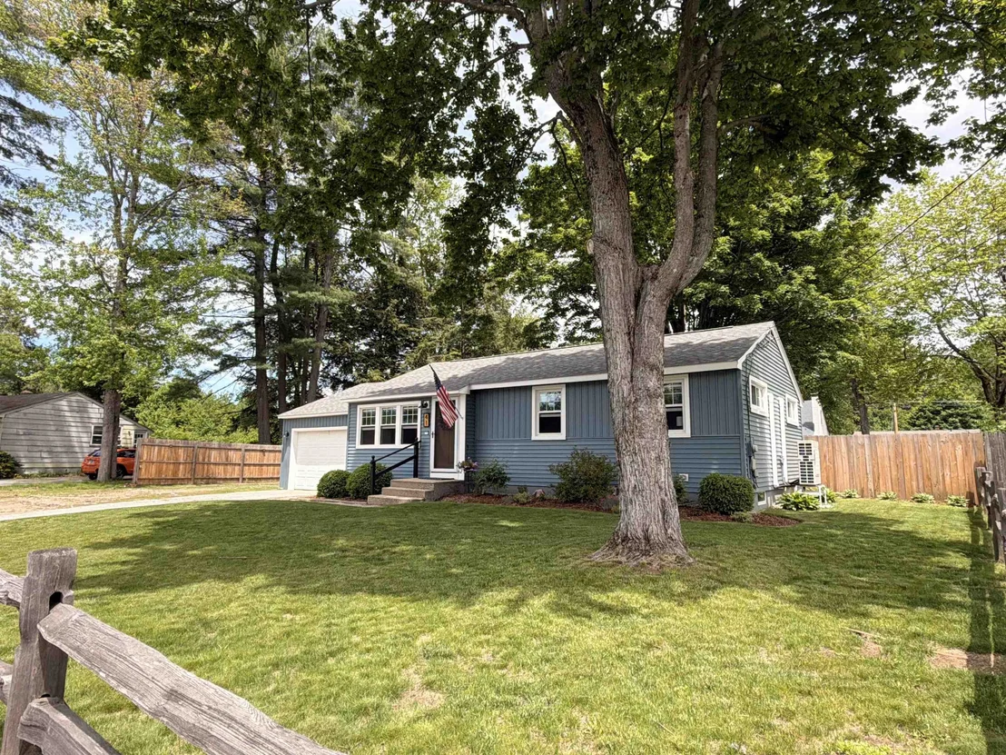 Photo of 41 Laura