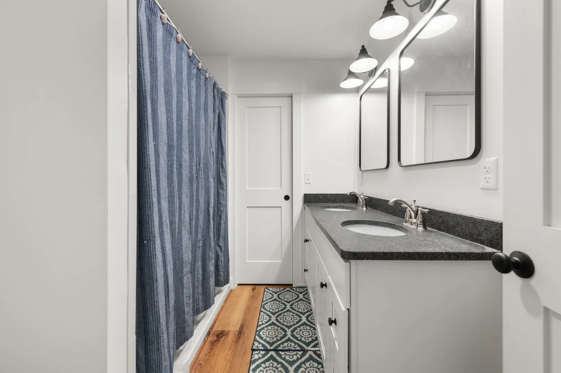 Photo of 140 Hemlock Brook