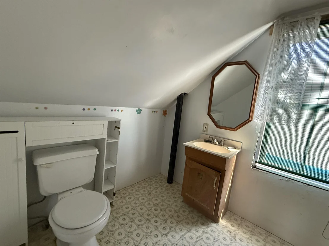 Photo of 32 Charles