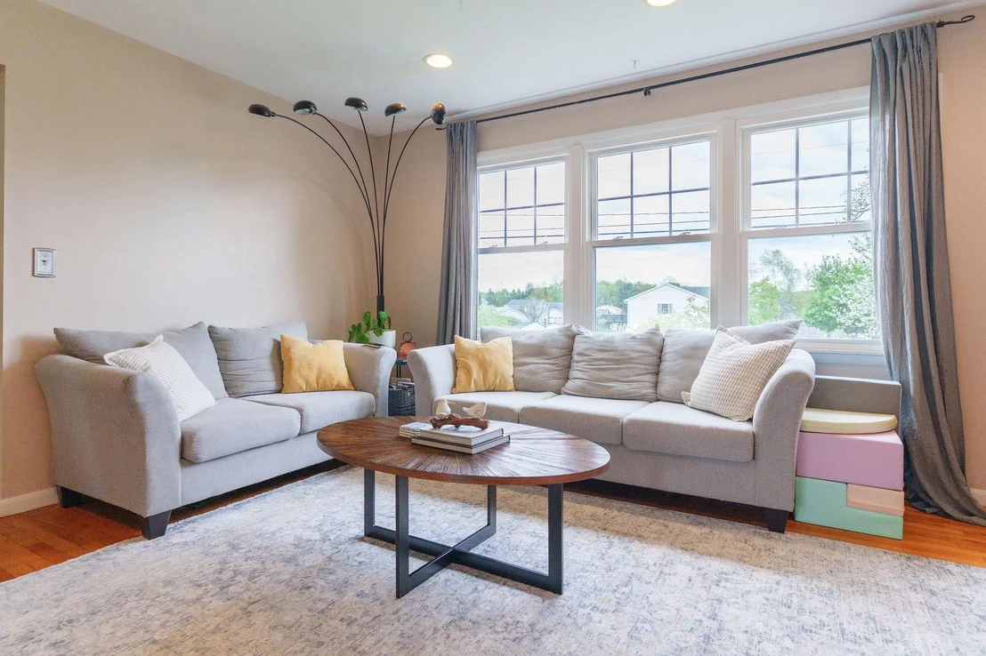 Photo of 2515 Mountain View
