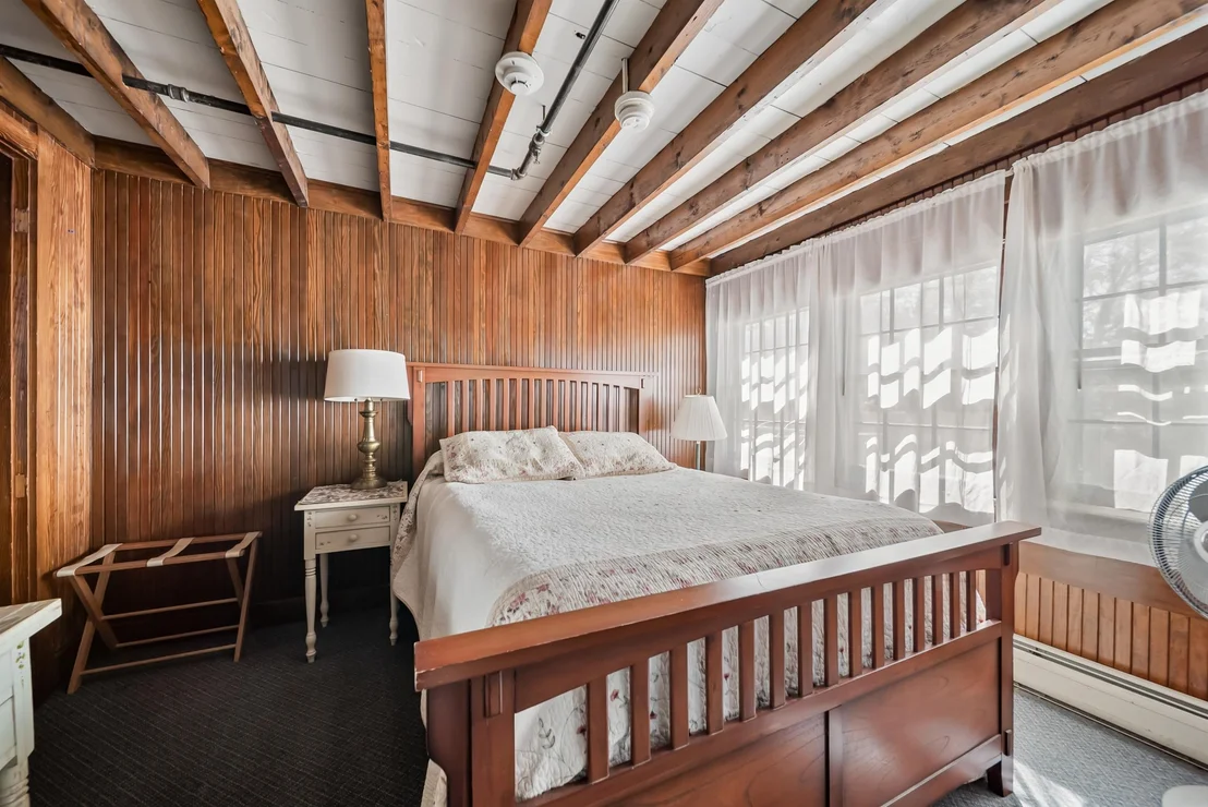Photo of 28 Pine Colony