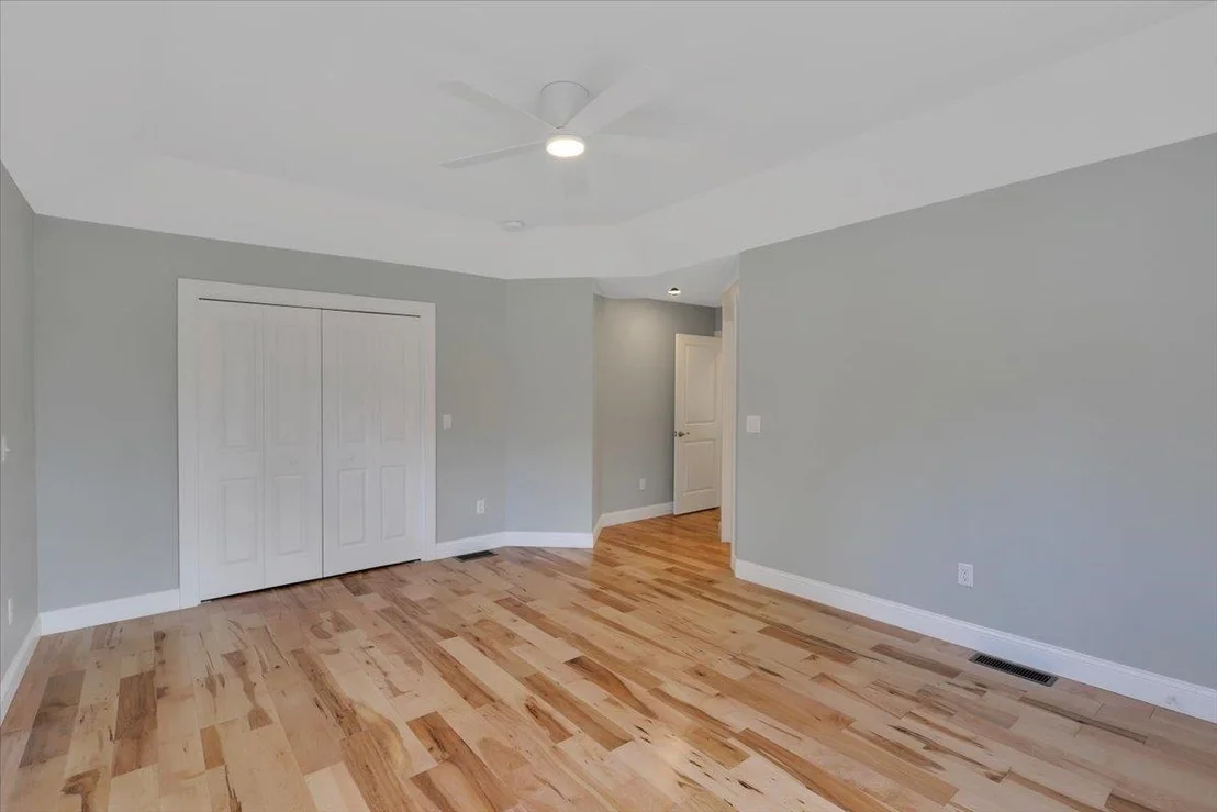 Photo of 49 Hemlock