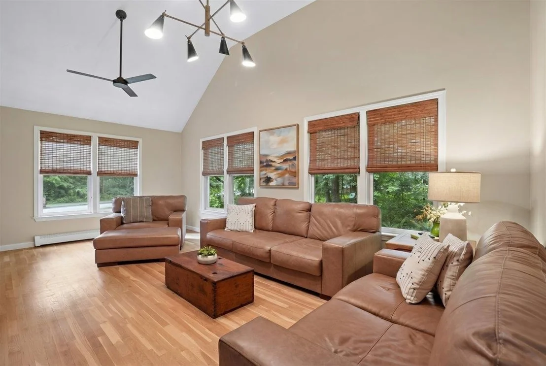 Photo of 72 Oakmont