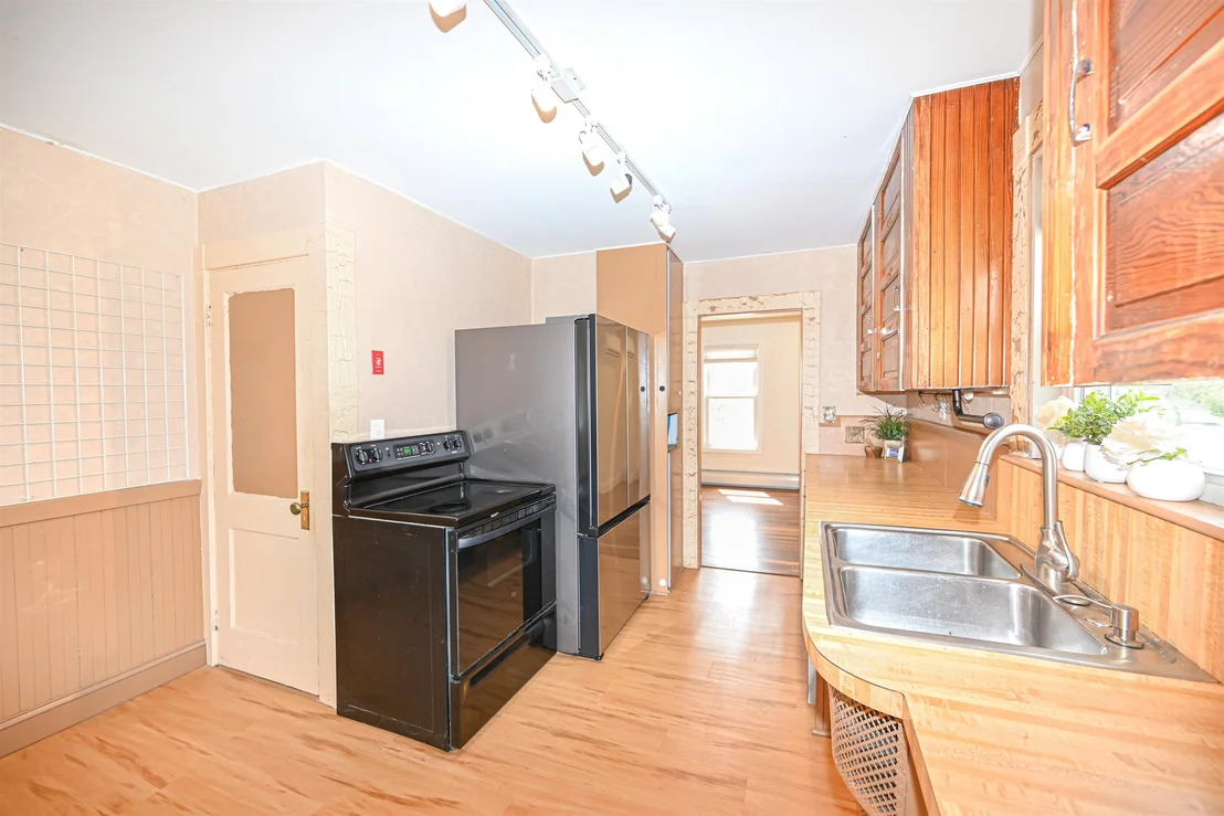 Photo of 16 Hale