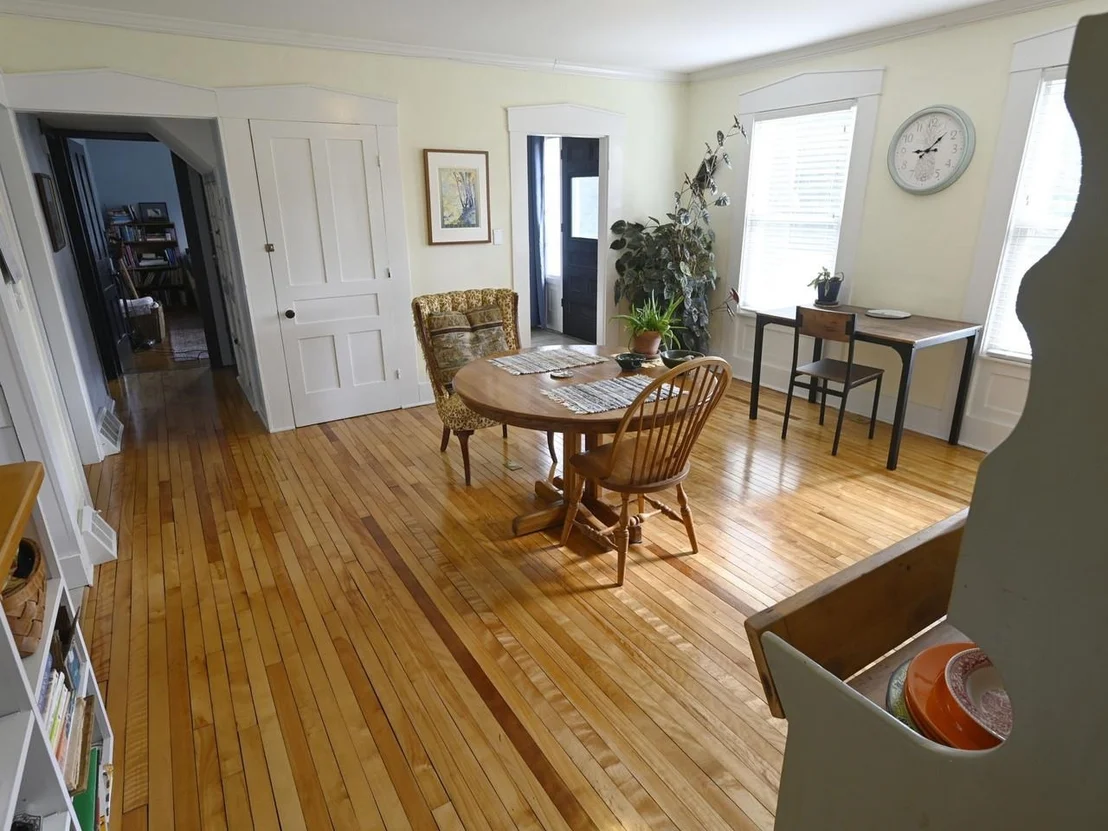 Photo of 4614 Brook