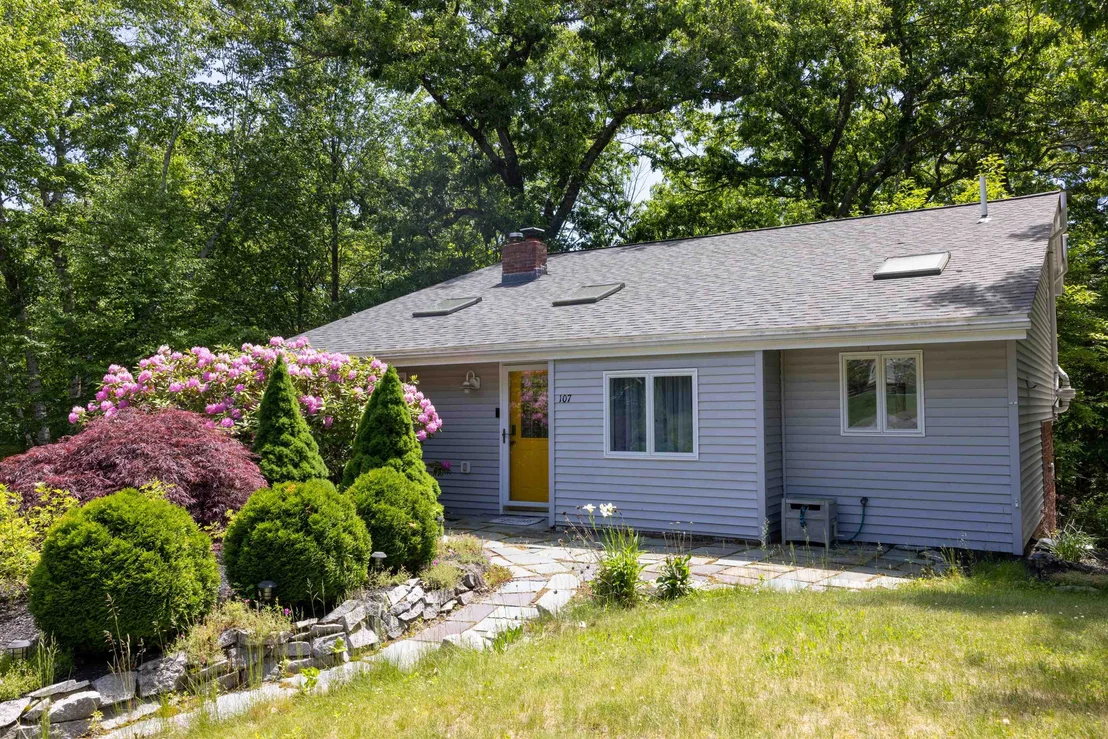 Photo of 107 Hackett Hill