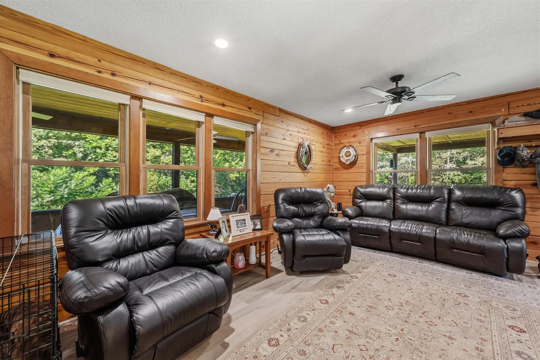 Photo of 162 South Lunenburg