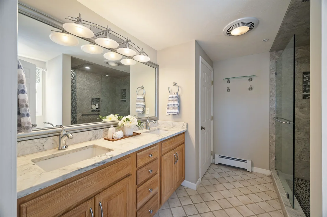 Photo of Unit 1 at 605 Ocean