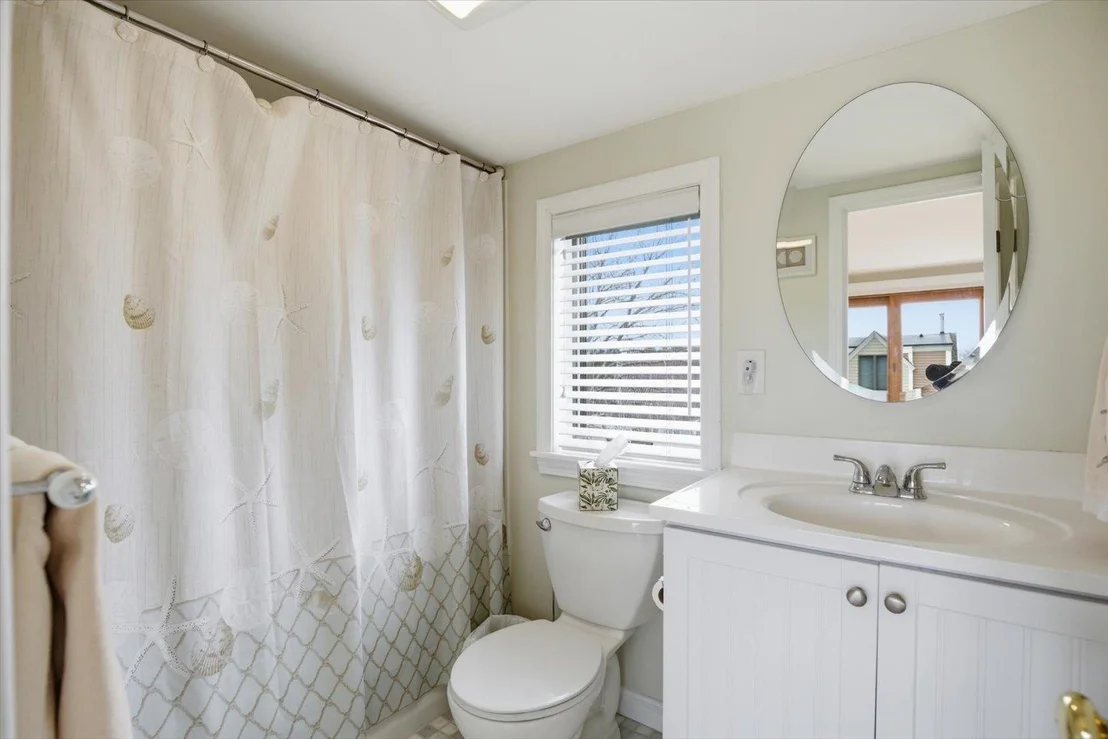 Photo of Unit 8 at 989 Ocean