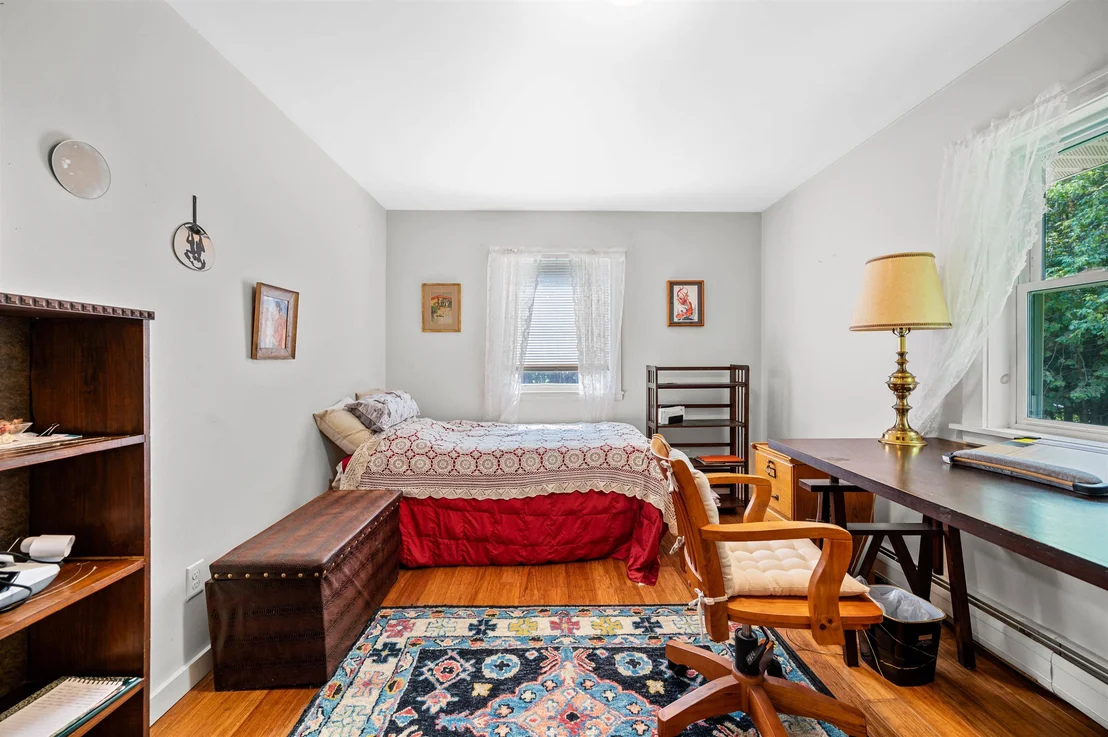 Photo of 12 Veeder