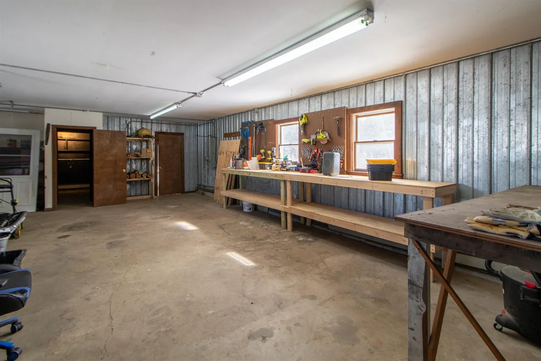 Photo of 2431 Roaring Brook
