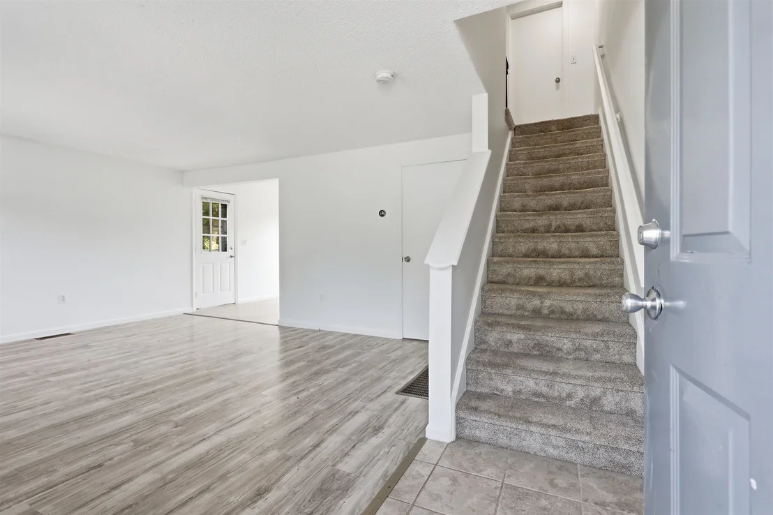 Photo of Unit L at 17 Juniper
