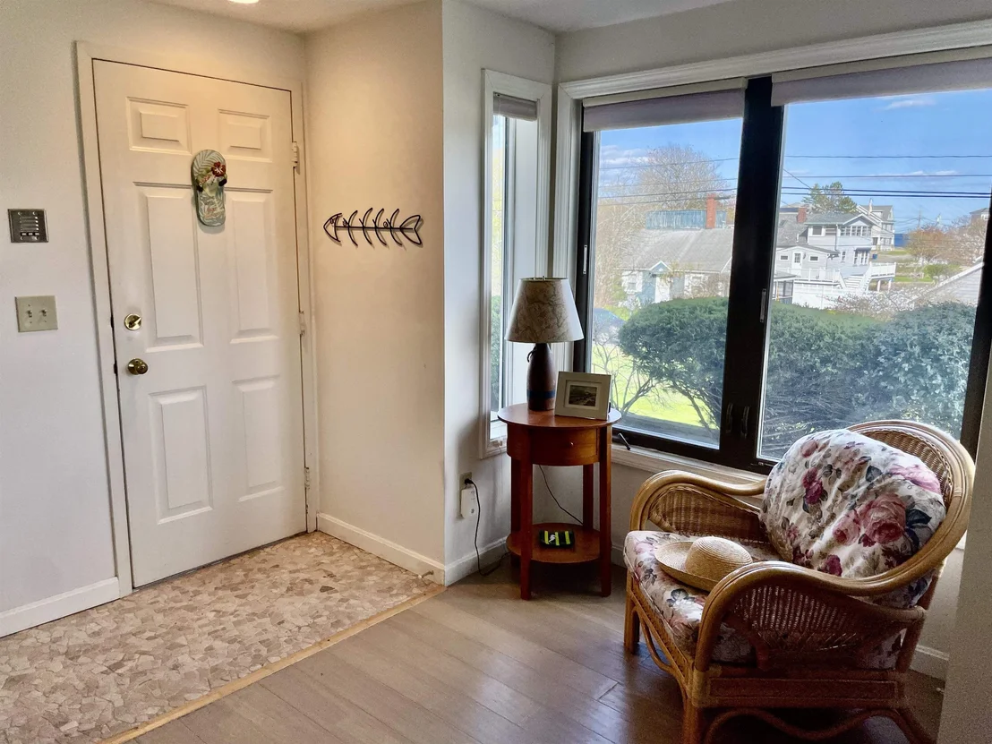 Photo of Unit UNIT1 at 975 Ocean