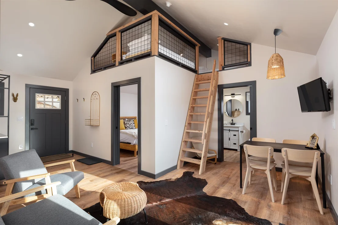 Photo of 435 South Mayhew
