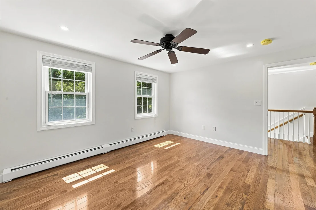 Photo of 9 Alexandra