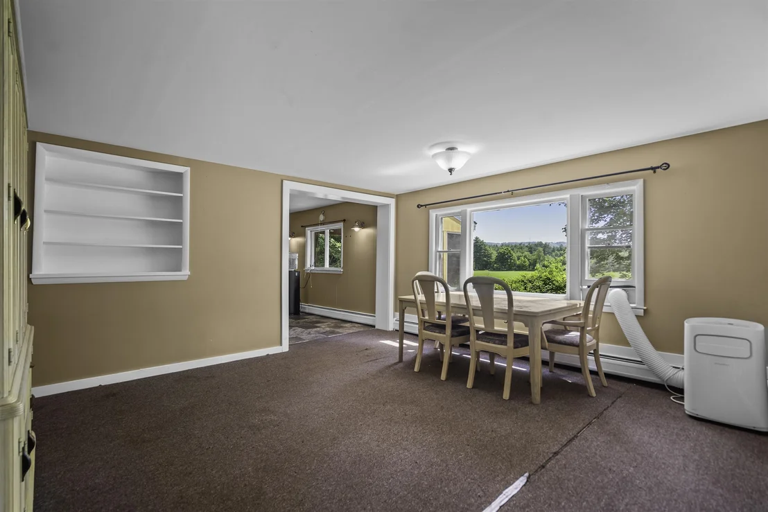 Photo of 385 Burnham Intervale