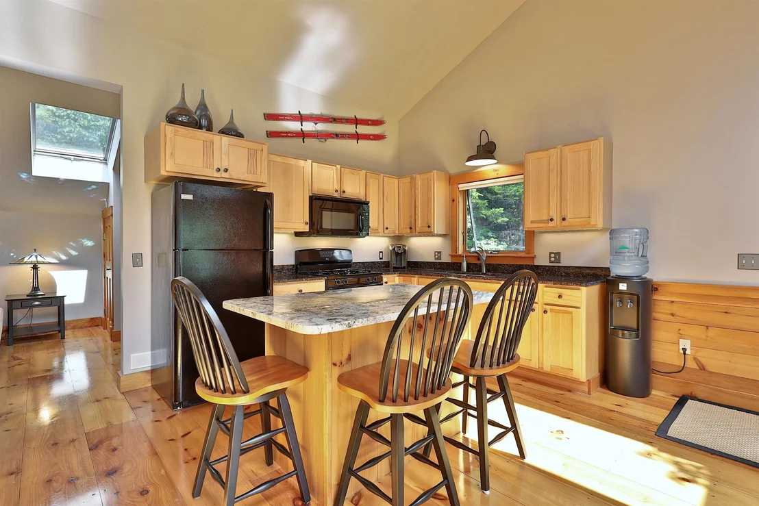 Photo of 426 Roaring Brook